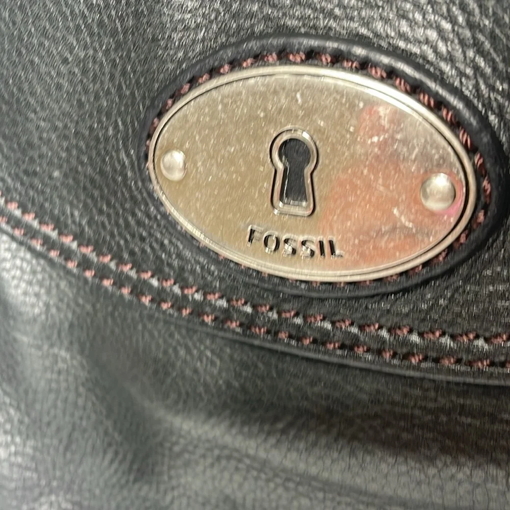 Fossil Leather Crossbody Black Leather Bag - lg front pocket -inside zip pocket
